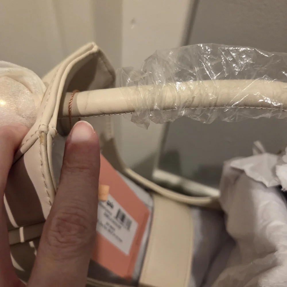 Cult Gaia Zabelle Leather Shoulder Bag  Off-white New With Tags - Picture 8 of 9